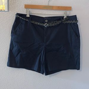 Gloria Vanderbilt short blue with twist belt khaki shorts